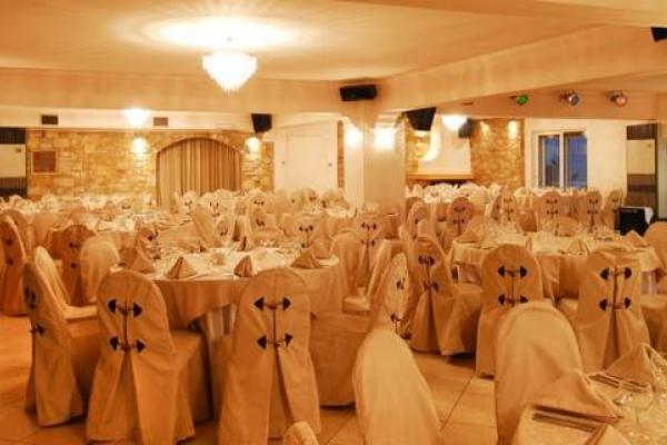 athens view aithousa gamou