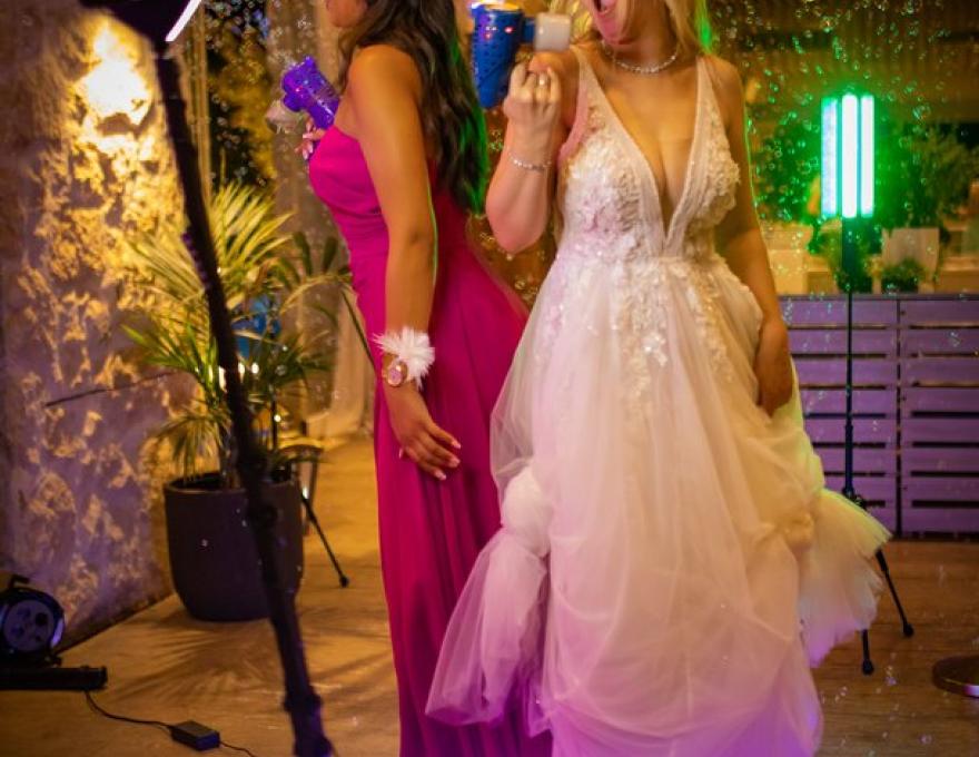 Mirror Loves You Photobooth concept γάμου