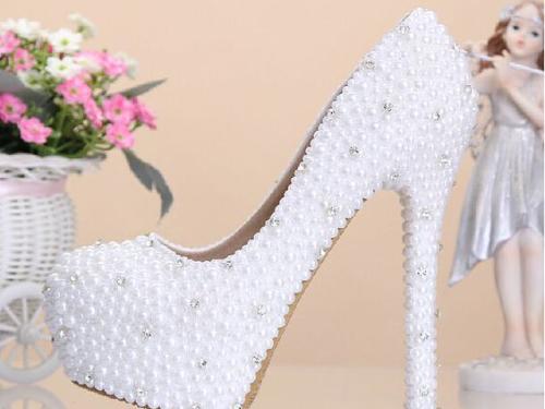 Νυφικά παπούτσια για όλα τα γούστα! 