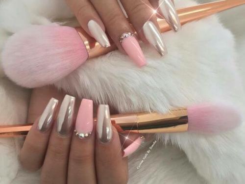 Νυφικό μανικιούρ